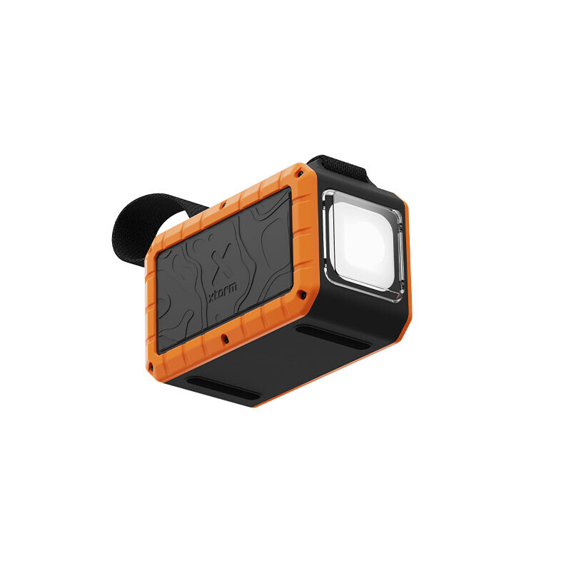 Rugged Xtorm powerbank met zaklamp, oranje en zwart design