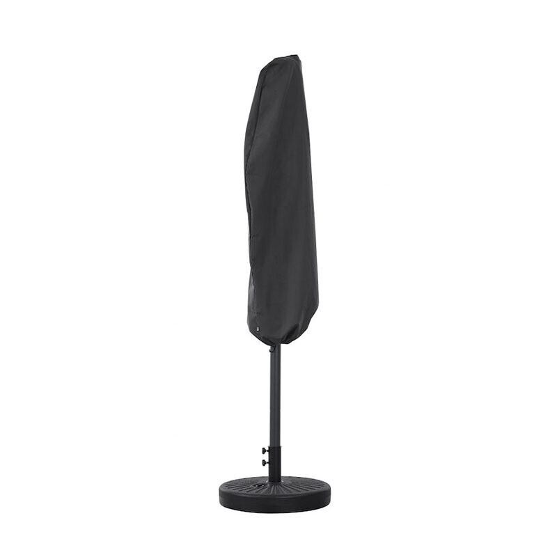 De Beschermhoes zit om de Feel Furniture Luxe Hangende Parasol XXL 