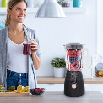 De Magnani Blender is verkrijgbaar in zwart en zwart/rosé goud.