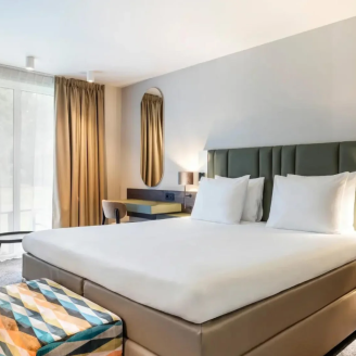 Geniet in een Standaard, Comfort of Bubbelbad kamer in een LUXE 4*-Van der Valk Hotel vlakbij Hilversum, het Gooimeer en Naarden incl. ontbijt + parkeren