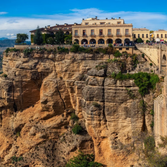 Geniet van een complete fly & drive vakantie door Andalusië incl. vlucht, ontbijt en huurauto!