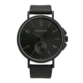 Vooraanzicht van het zwarte Bergson Horloge Ocean met analoge tijdsaanduiding en zwarte gerecyclede band.