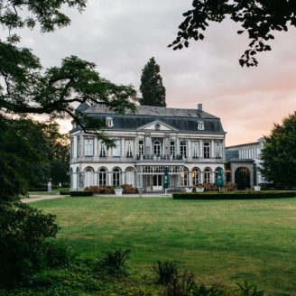 Uniek middeleeuws kasteelhotel in de natuur nabij Maastricht
