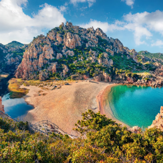 Prachtige fly & drive door Sardinië met verblijf in 3 of 4*-hotels incl. vlucht, ontbijt en huurauto
